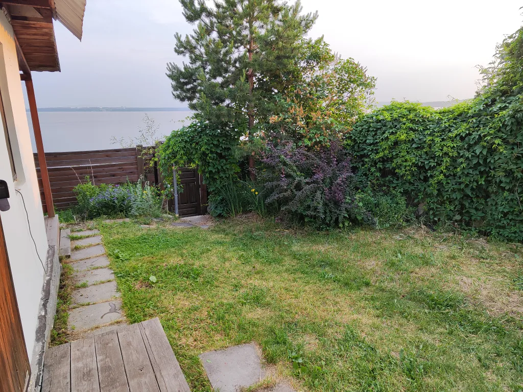 Домик на озере Синара