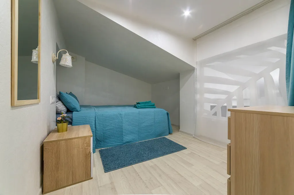 Двухуровневая квартира с видом на море и горы