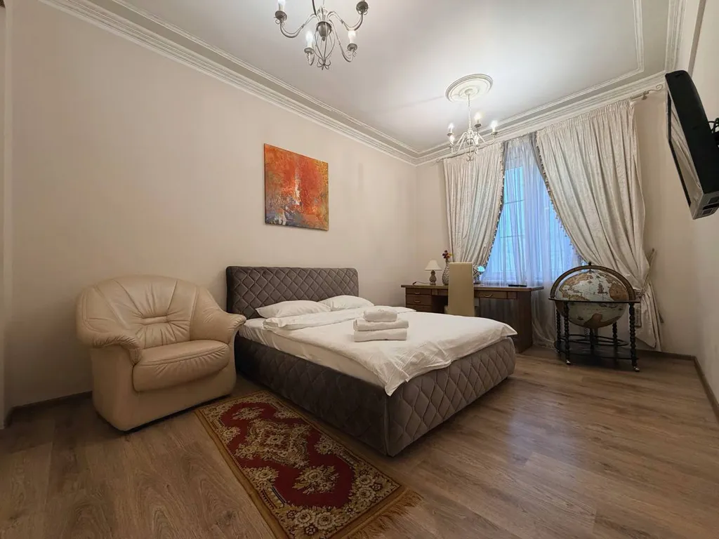 Квартира 4-комнатные апартаменты в центре города с видом на проспект — Минск