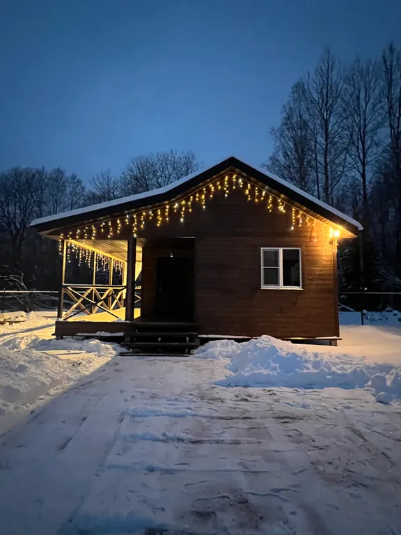 Коттедж Коттедж с сауной рядом с озером — Луга