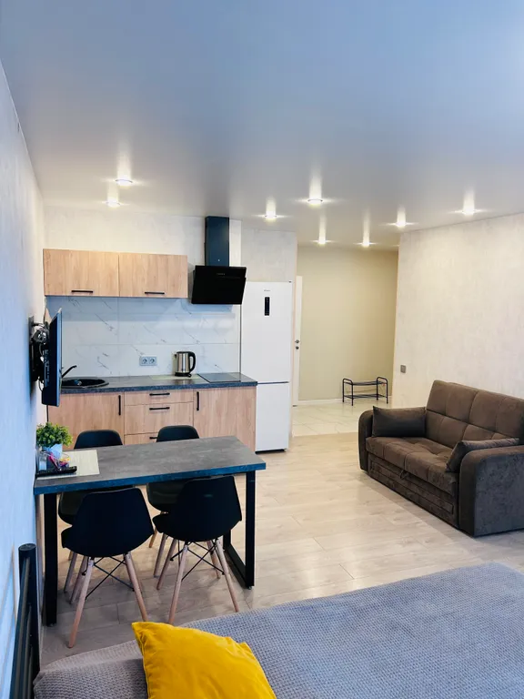 Квартира Уютная студия в центре — аренда посуточно в Омск