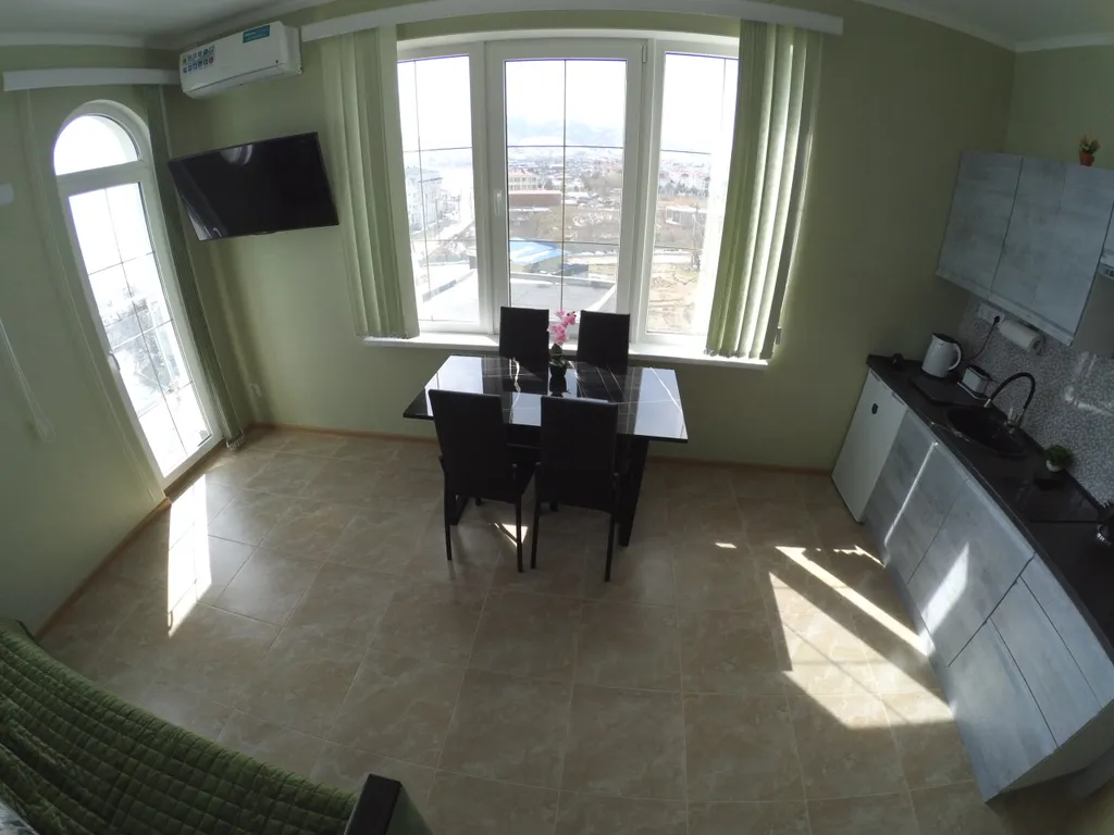 2х комнатные апартаменты с видом на море и горы