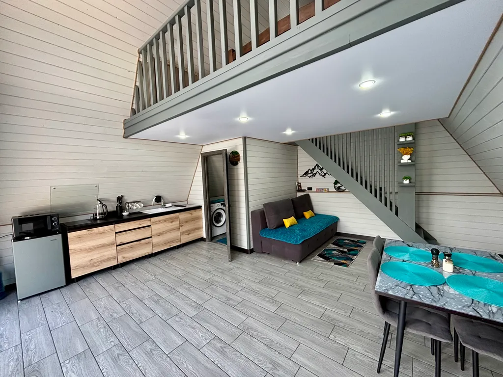 Отдельный домик а-фрейм с бассейном и видом на горы