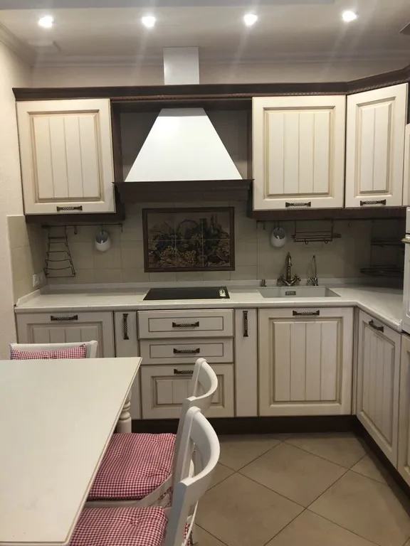 Таунхаус на береговой линии песчаного пляжа с бассейном