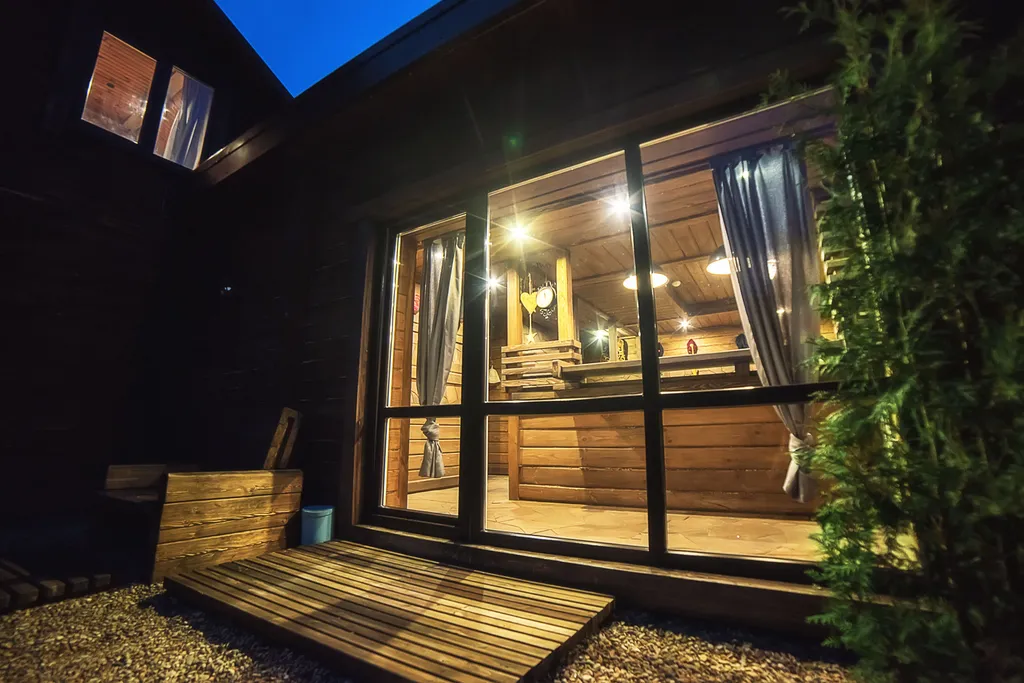 Рыжий кот - Деревянный Дом (WoodHouse)