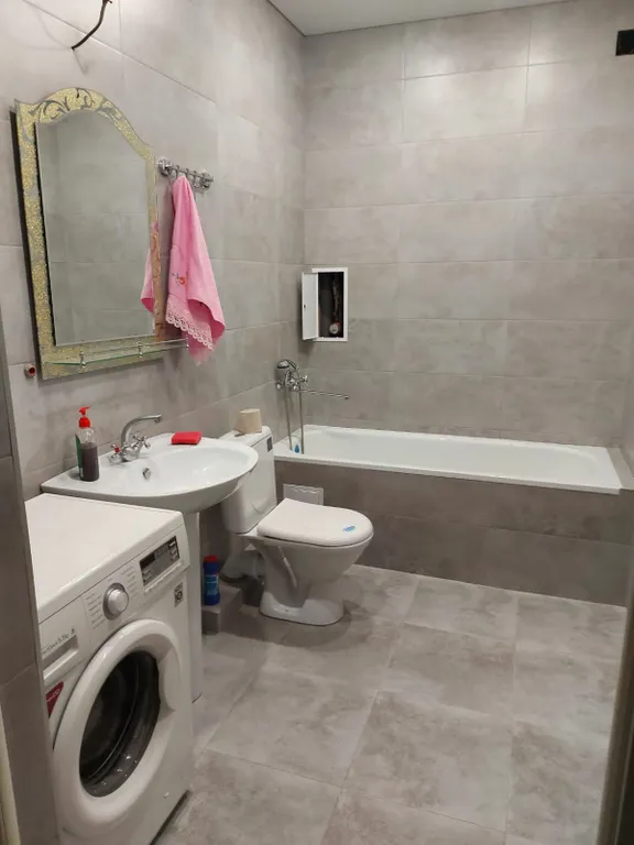 Абсолютно новая квартира, недалеко от центра города