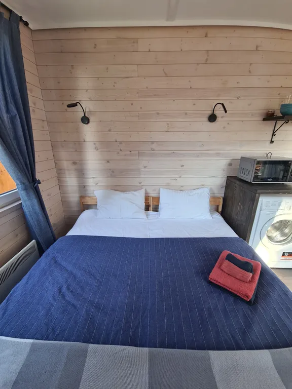 Мини-домик море с видом на горы