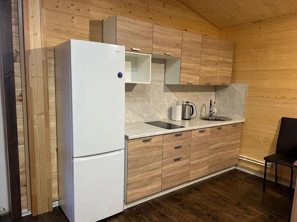 Домик около озера