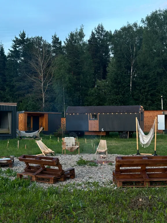 Семейный домик в лесу