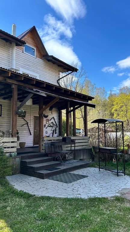 Уютный дом в черте города