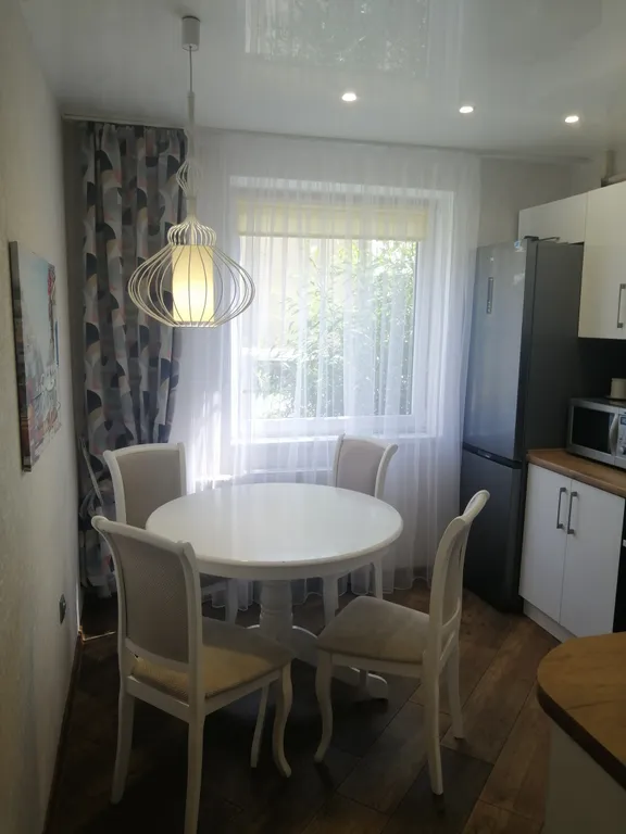 Двухкомнатная квартира в центре города, есть вся техника