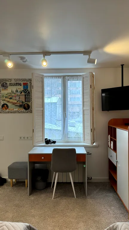 Твин с тихим городским видом