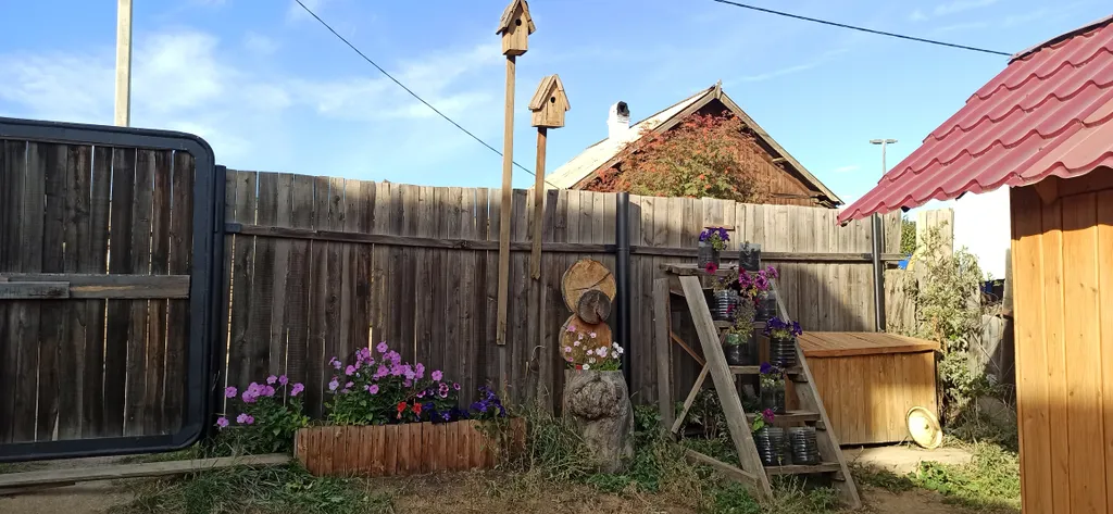 Комната с диваном