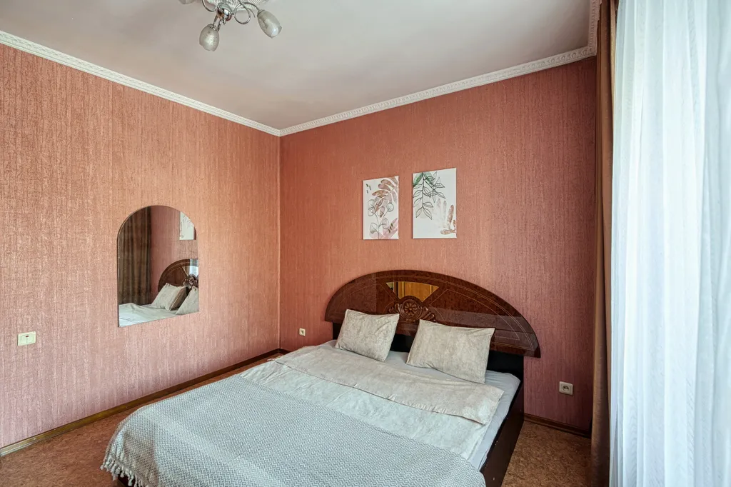 Двухкомнатная квартира у ЦПКиО Алматы, золотой квадрат