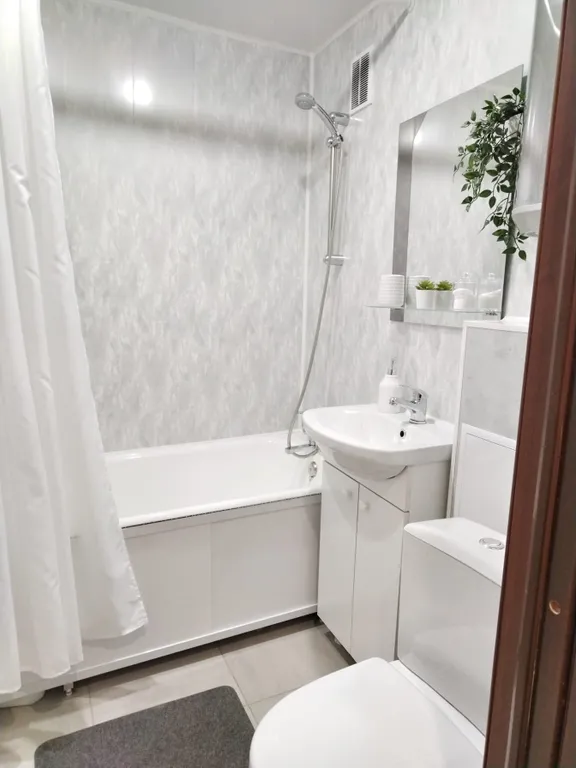 Стильная квартира в центре с видом на Кольский залив