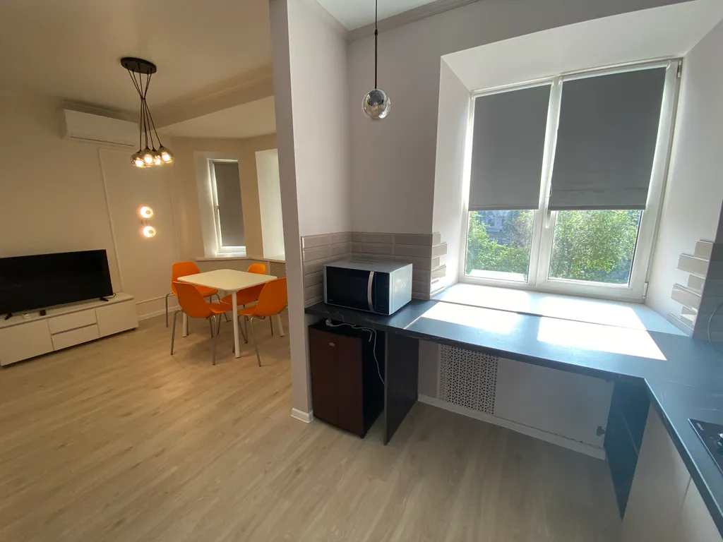 Трёхкомнатная квартира в центре с новым ремонтом