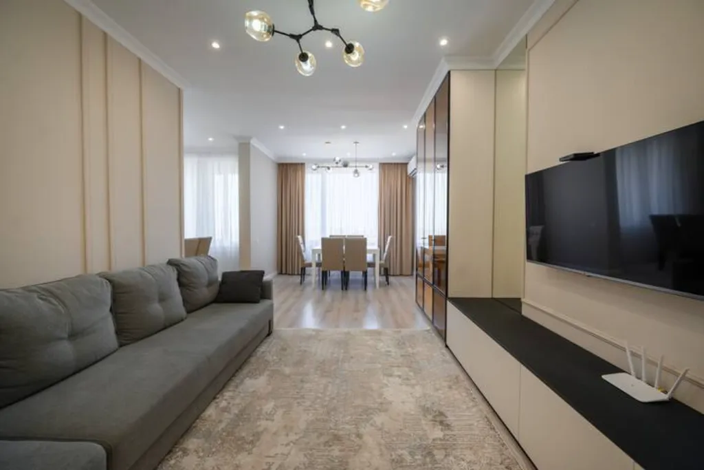 Роскошные апартаменты с видом на горы и на озеро