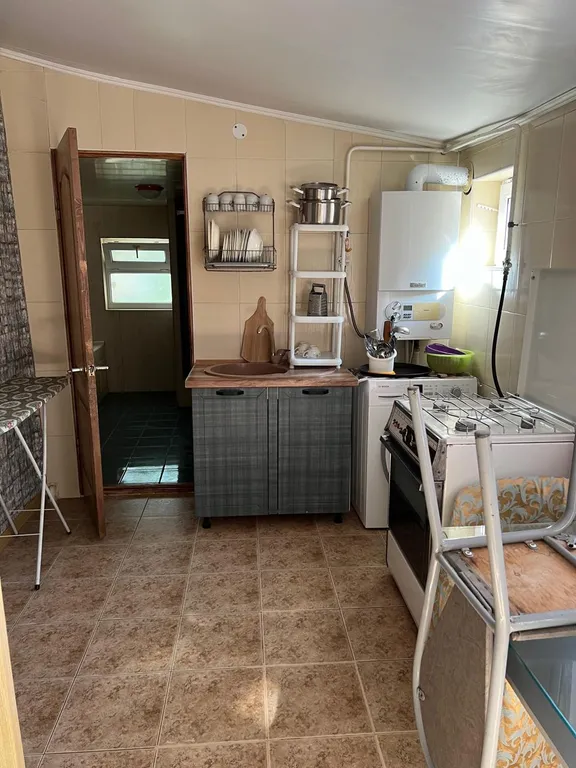 Коттедж Домик под ключ в общем дворе — Анапа