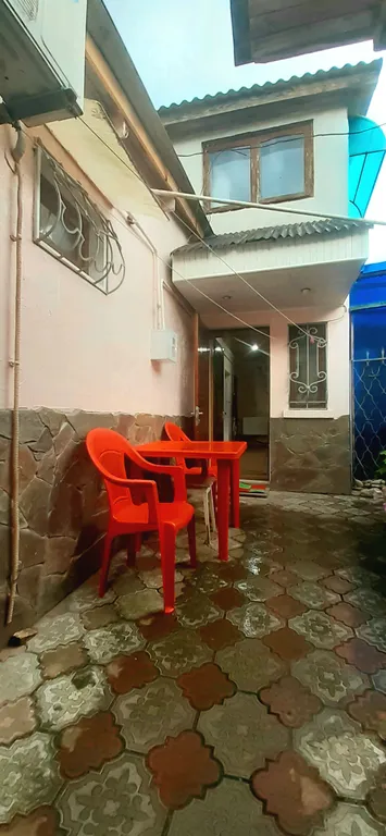 Домик в самом центре