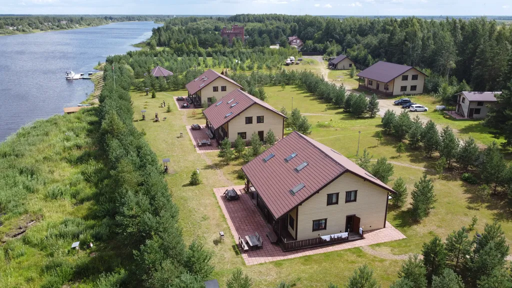 Коттедж Коттедж 4 спальни на берегу реки — Лодейное Поле