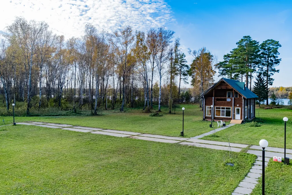 Комфортный дом у реки