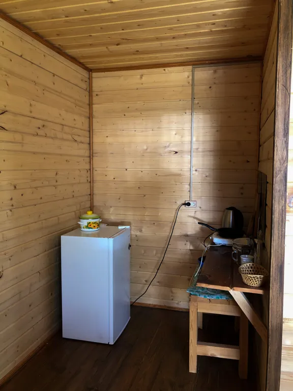 Половина домика с видом на горы