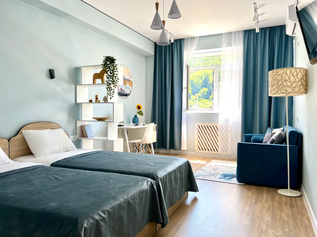 Просторная квартира с новым ремонтом для семьи в центре