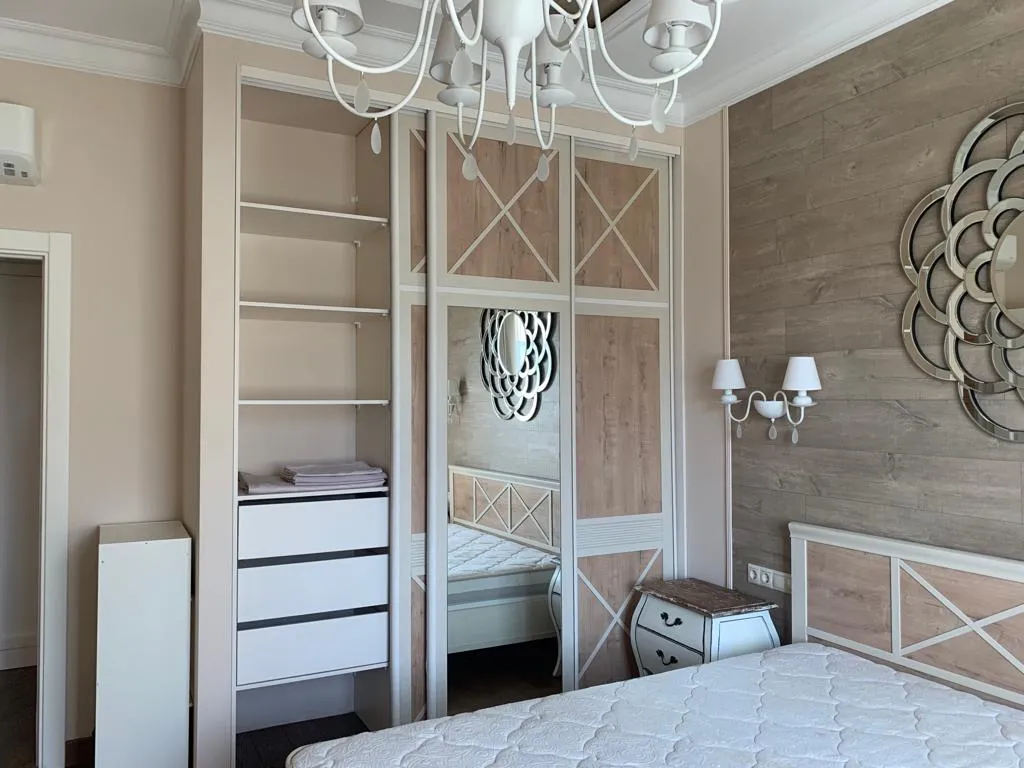 Дизайнерские апартаменты с террасой и бассейном