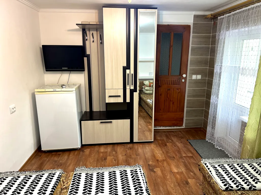 Квартира Квартира Трехместный номер на первом этаже — Феодосия