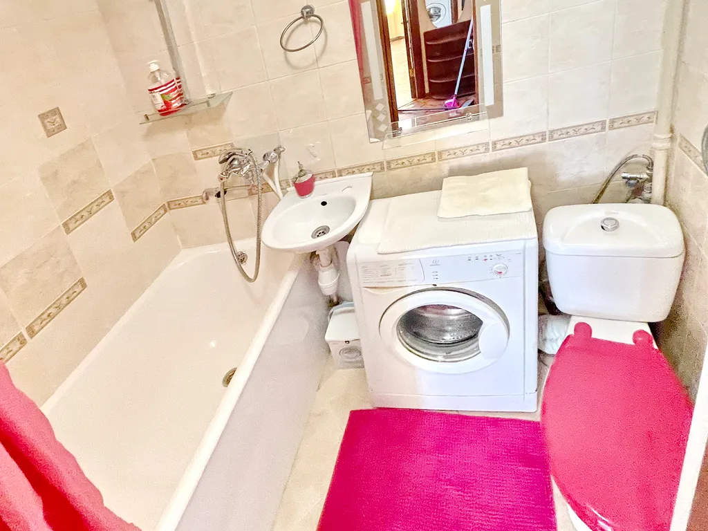 Cream rentspb apartment near metro Елизаровская