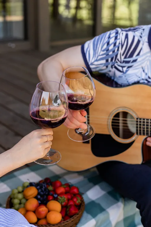 Коттедж Дом в лесу на берегу озера — Плодовое