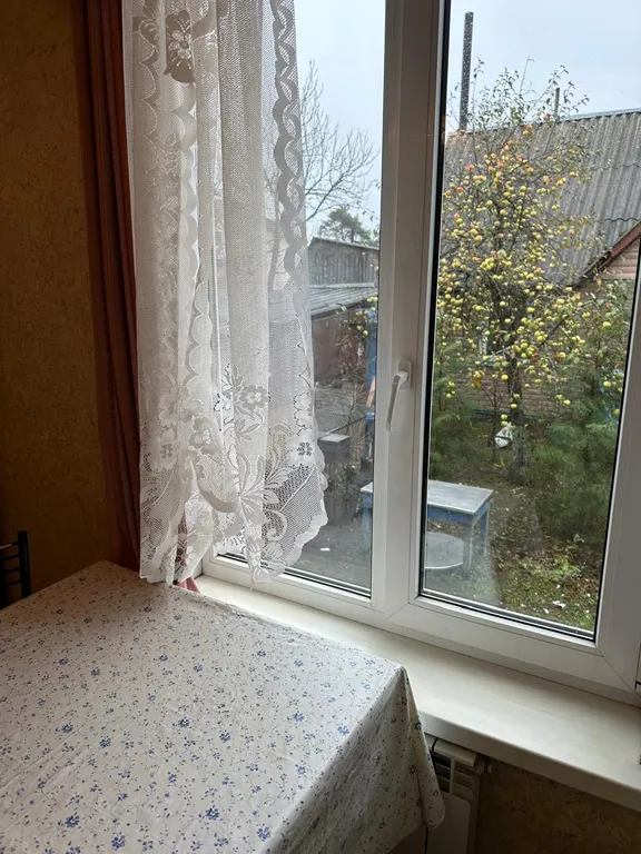 Домик рядом с озером