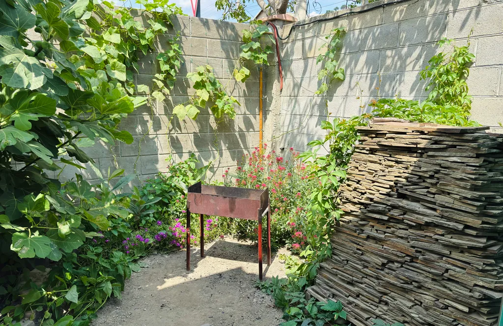 Уютный дом среди гор и моря