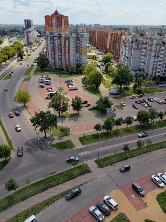 Студия с панорамной лоджией в центре города