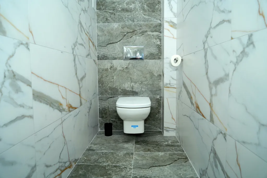 Комфортные апартаменты с видом на метромост и центр