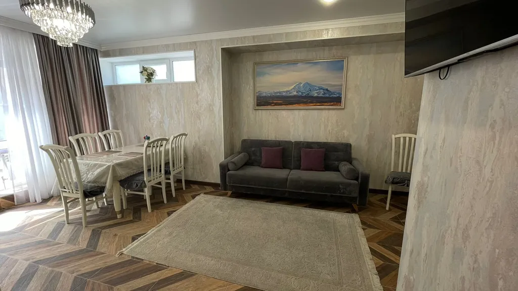 Новый уютный чистый дом в центре города