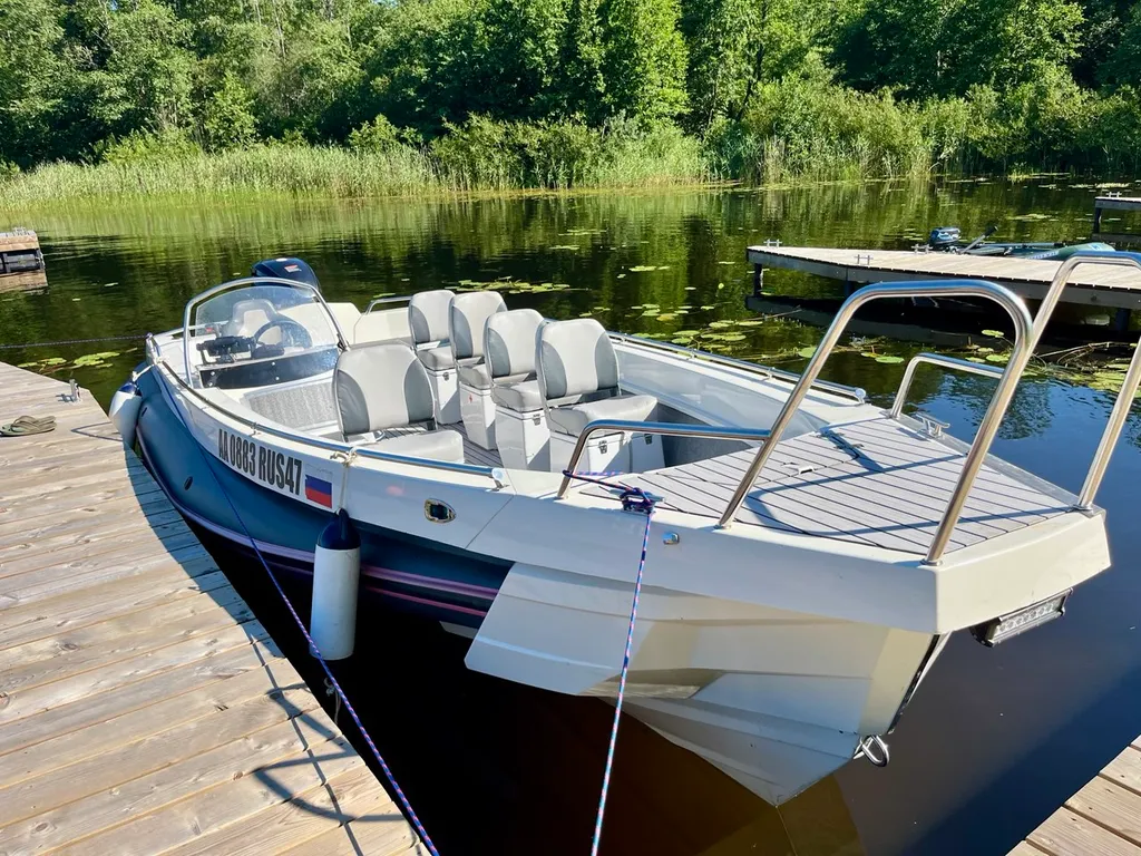 Бревенчатый коттедж Вип 1, 3 спальни на берегу озера Селигер