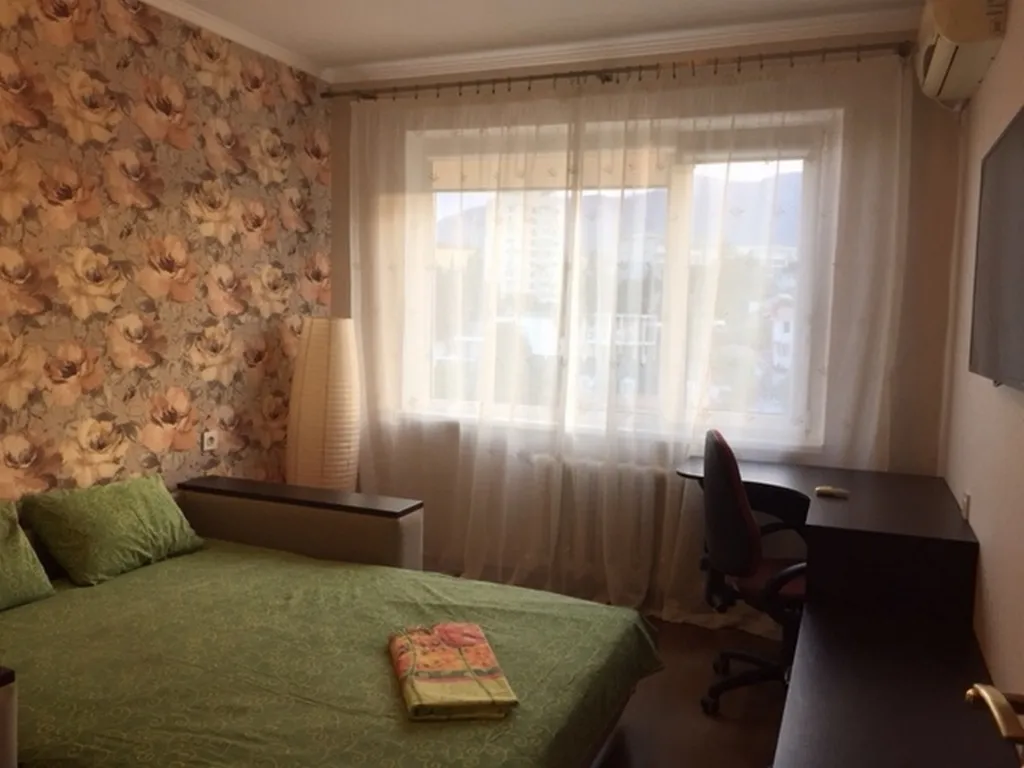 Уютная квартира в центре города с видом на горы — аренда посуточно в Алушта