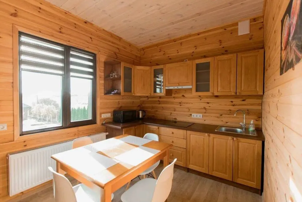 Дворик на Минском море