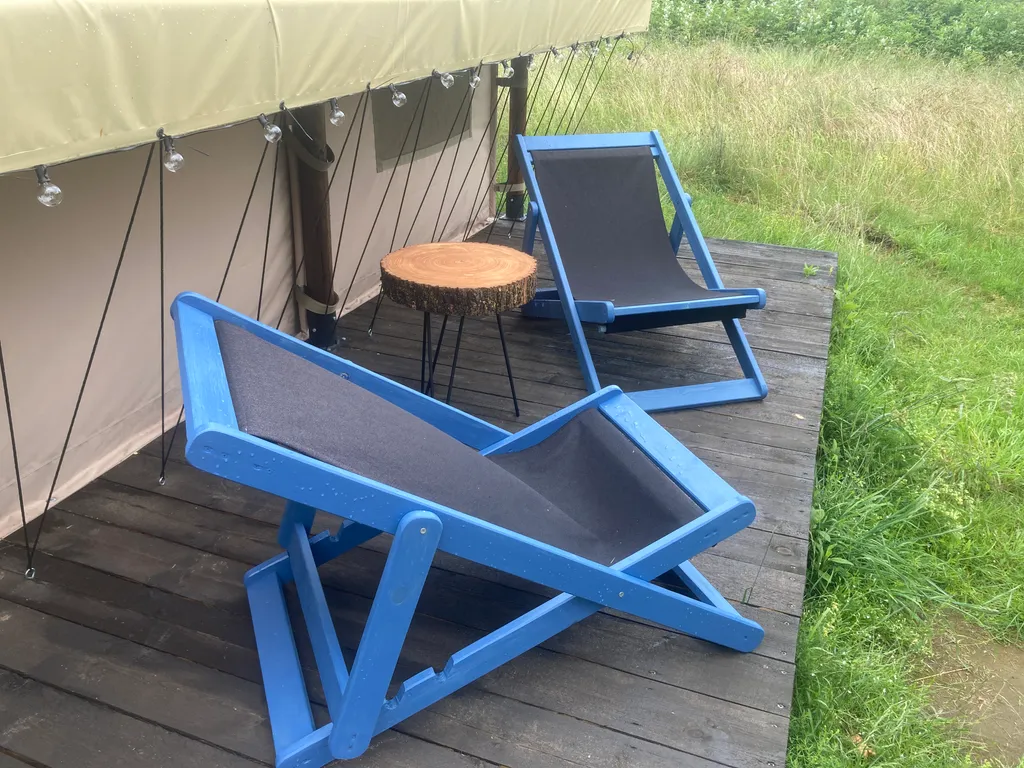 Уютный глэмпинг на прекрасном острове на псковском озере