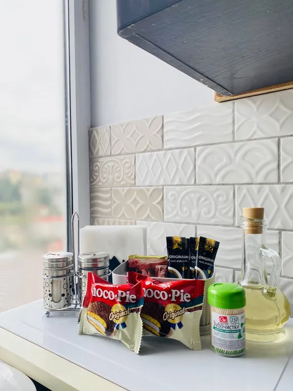 Студия с видом на город