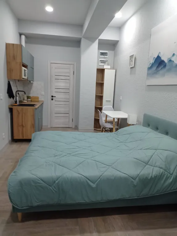 Студия с отдельным входом в комплексе с бассейном