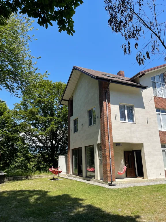 Уютный дом с баней, чаном и видом на горы