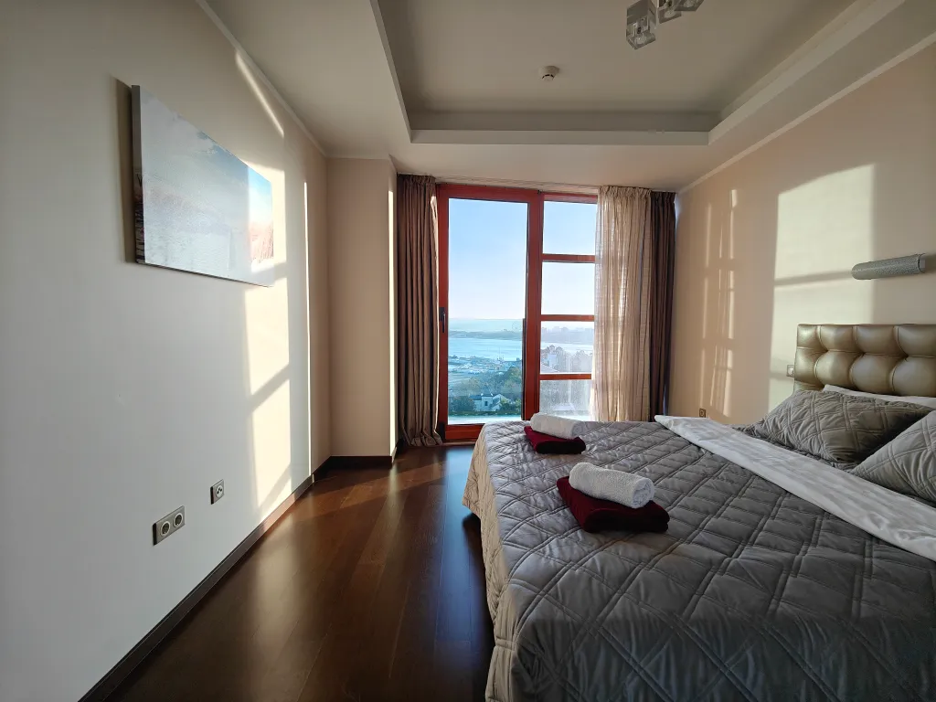 Видовая квартира в Золотой Бухте