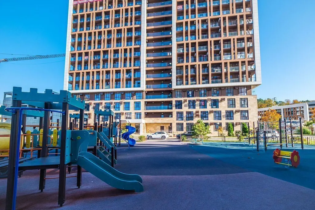 Дизайнерская светлая студия для 3 человек