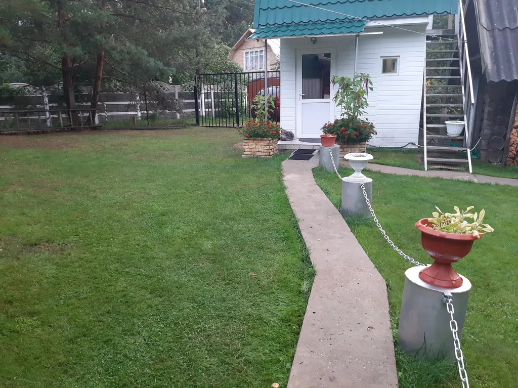 Домик у озера