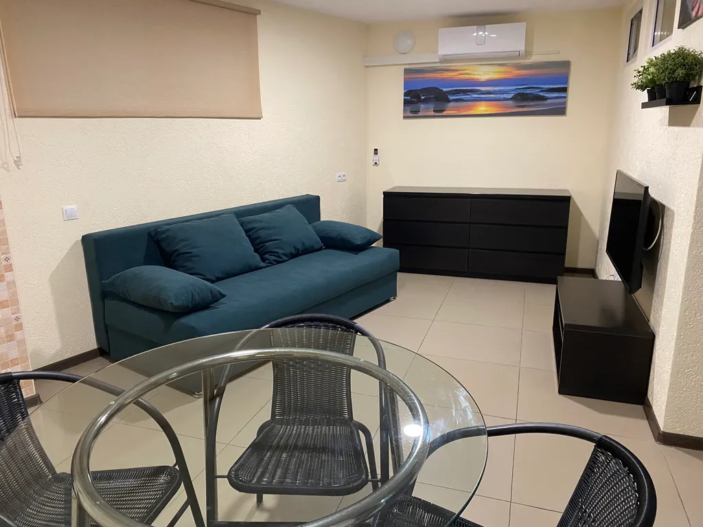 Дом с бассейном, баней и видом на море