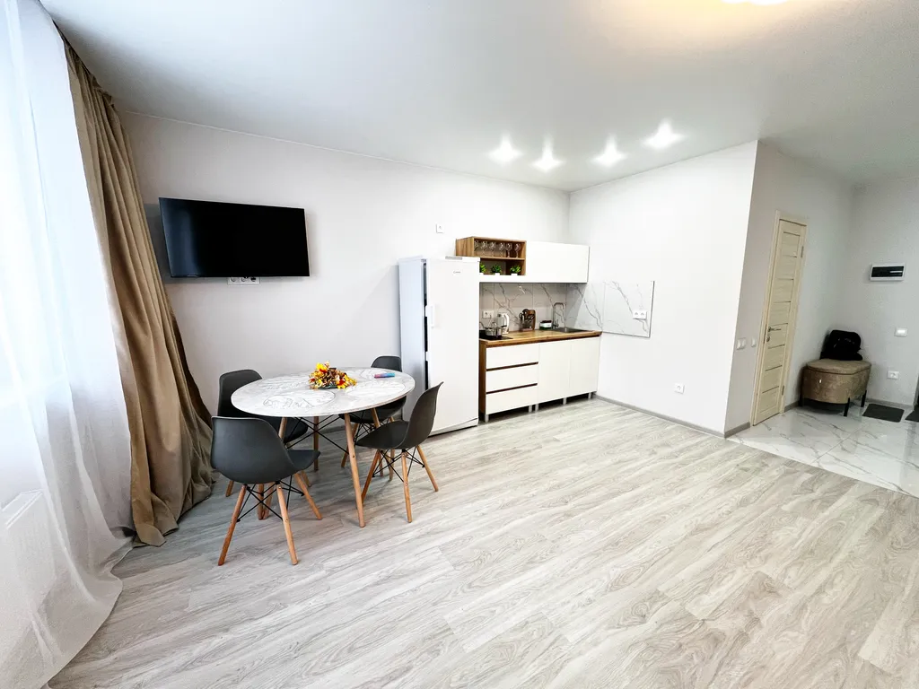 Новая чистая уютная студия в центре города