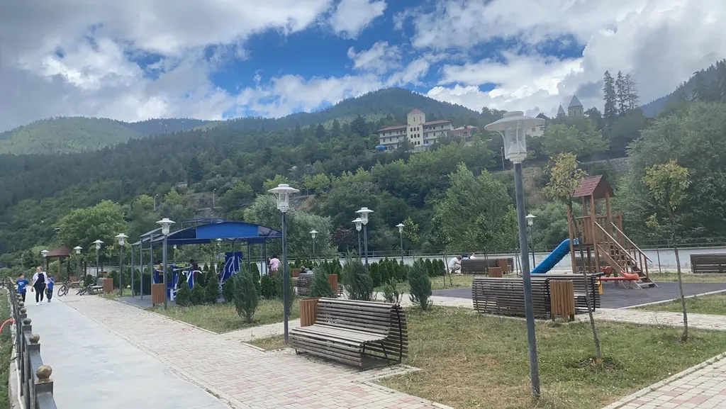 Квартира на 5 этаже с видом на горе