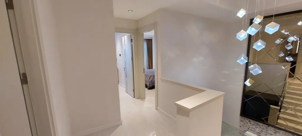 Двухуровневая квартира с собственным выходом к бассейну